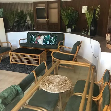 Les Maisons Bleues * デニア